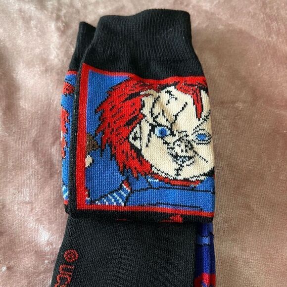 Official CHUCKY Child’s Play crew Socks Adult Horror Movie 8-12 NEW! Set of 2 - Picture 2 of 4